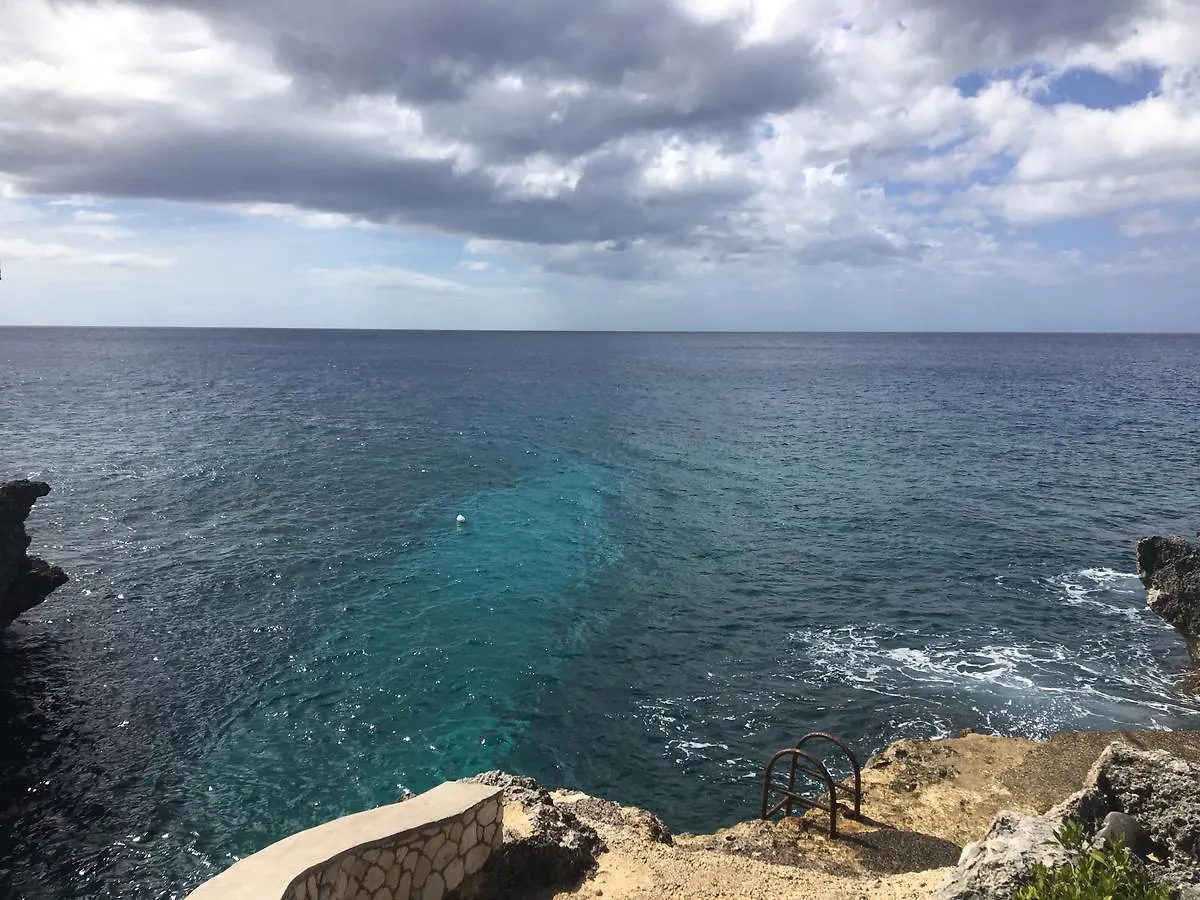 Coral Seas Cliff Hotel Negril